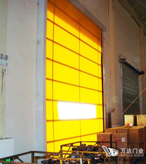 文教镇工厂堆积门